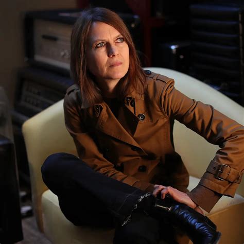 Juliana hatfield - This is the video for "Everybody Loves Me But You" from the album "Hey Babe".